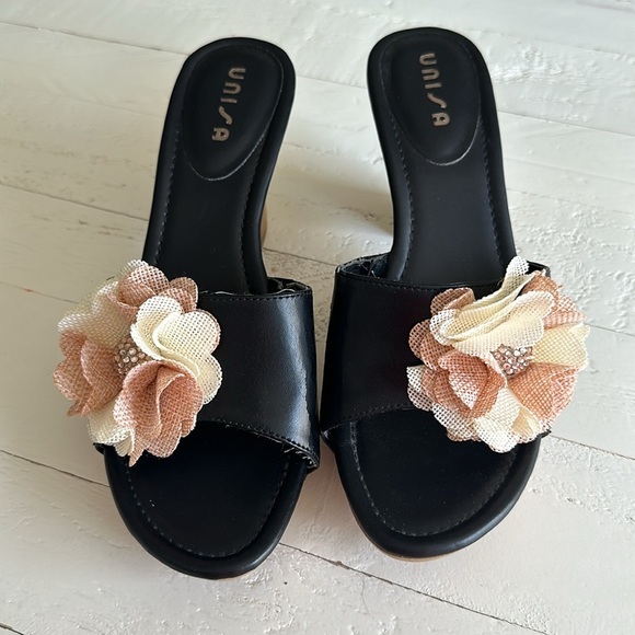 UNISA Black leather mule with flower appliqué with synthetic heal size 8.5 - Picture 12 of 12